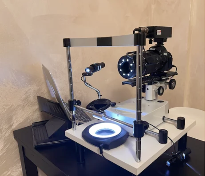 Iridoscopio elettronico computerizzato
